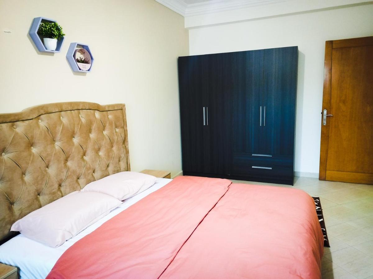 Fantastique Appartement Nouveau Meuble Avec Wifi & Netflix A Proximite Du Marjane Tanger Luaran gambar